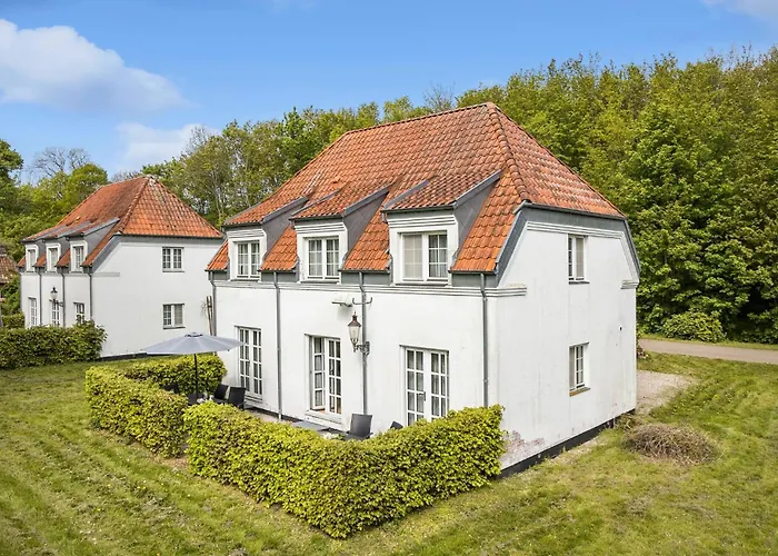 Cozy Home In Faaborg With Wifi
