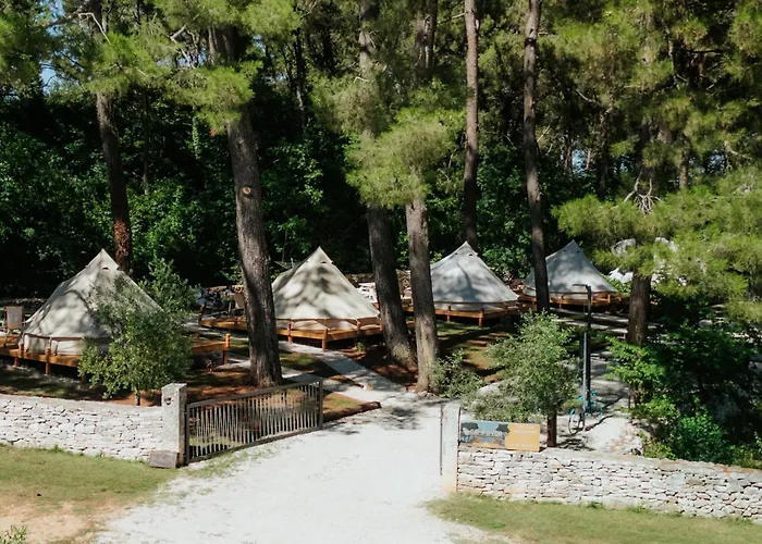 Camp 'Dvor' Bell Tent Accommodation Manjadvorci