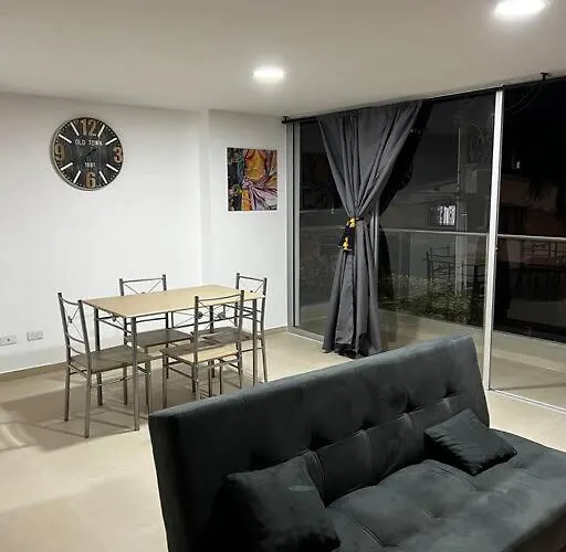 Espacioso Apartamento Con Piscina En Laureles 201 Medellín