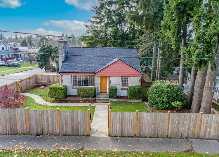 Remodeled Home Fenced Yard Outdoor Fireplace Seattle