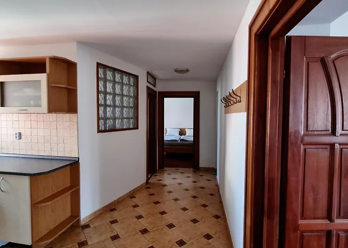 Big Huge Apartment Center 84M Nivy Pressburg