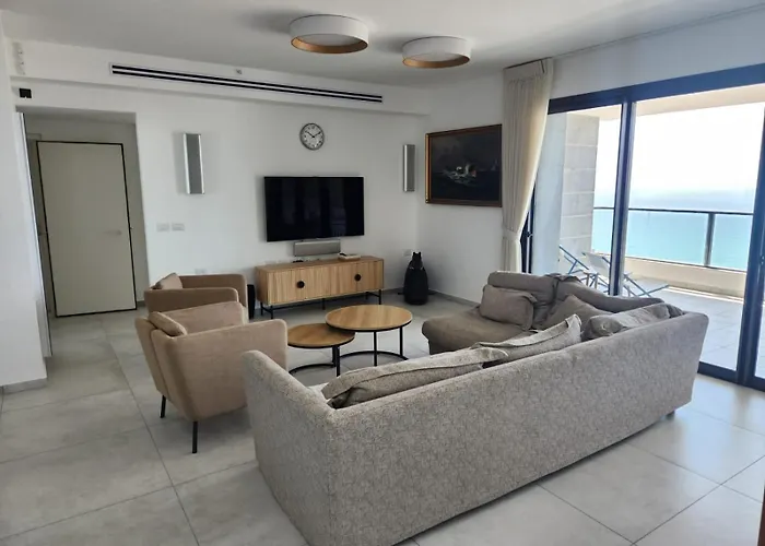 Sunny Sea View 4B Apt 29 Floor Bat Yam