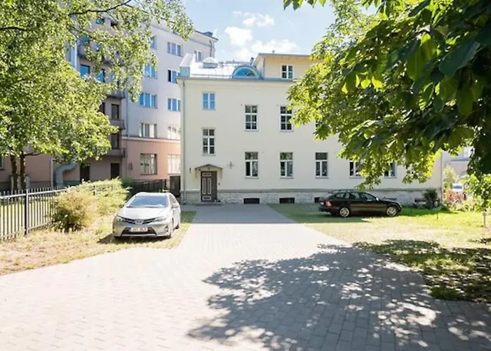 Ferienwohnung Cozy 1-Bedr In The Centre Near Old Town With Private Parking Reval