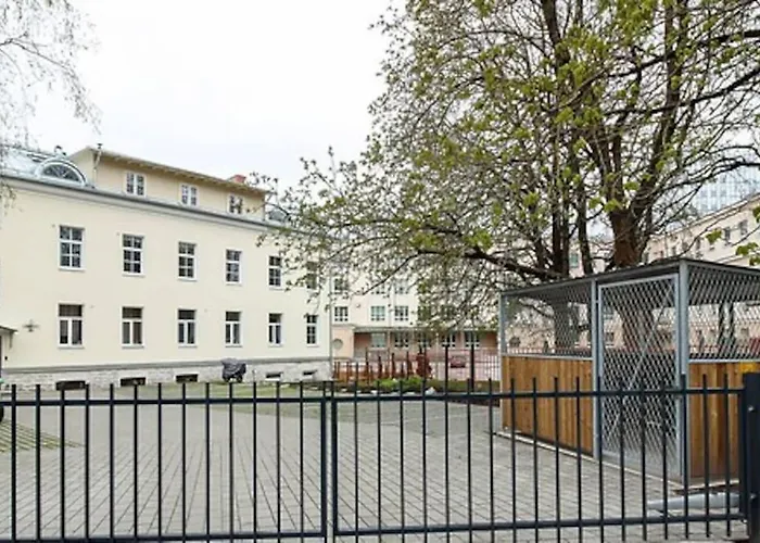 Ferienwohnung Cozy 1-Bedr In The Centre Near Old Town With Private Parking Reval
