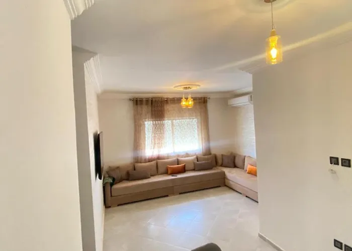 Ferienwohnung طريق صفرو قرب المستشفى الجامعي و قرب مستشفي أكديطال Fès
