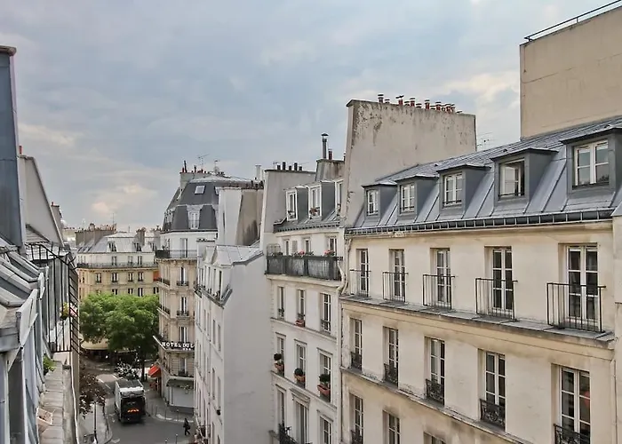 Charming Apartment In Le Marais Paris