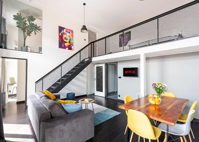 2-Level Apartments On Krizikova Near The Metro Prag