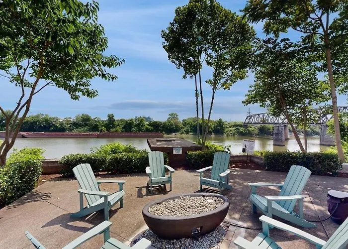 Riverfront Retreat Nashville