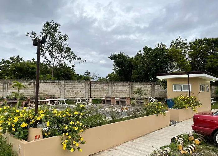 Near Beach Condo With 2 Olympic Size Pool Lapu-Lapu City