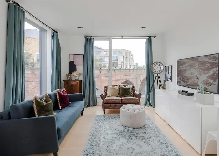 Villa A Starry Starry Night - Borough - By Frankie Says London