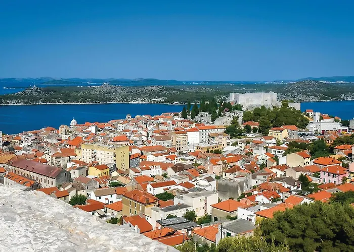 3 Bedroom Lovely Apartment In Šibenik