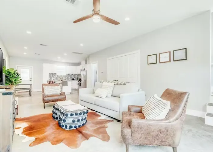 Centrally Located Pet Friendly 3 Bedroom Haven Houston