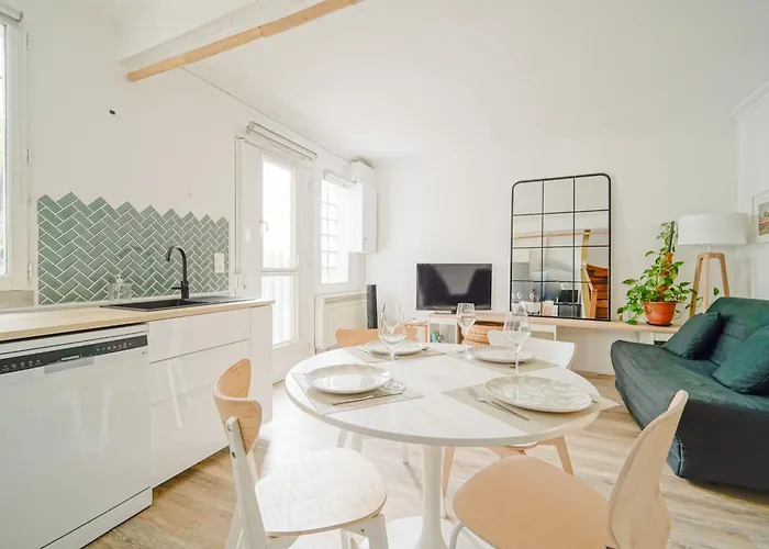 Appartement Ideal Famille, En Duplex Et Au Calme, Au Pied Du Metro "Mairie De Saint Ouen"
