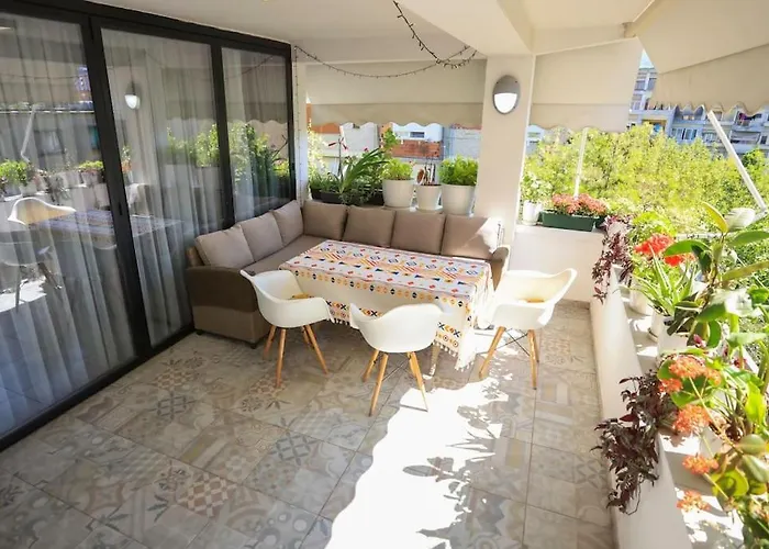 Ferienwohnung Colorful Oasis With Sunny Balcony Tirana