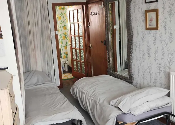 North Edinburgh - Shared House Bwith Own Room And Bathroom