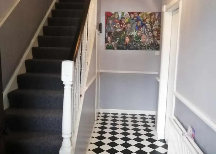 North Edinburgh - Shared House Bwith Own Room And Bathroom