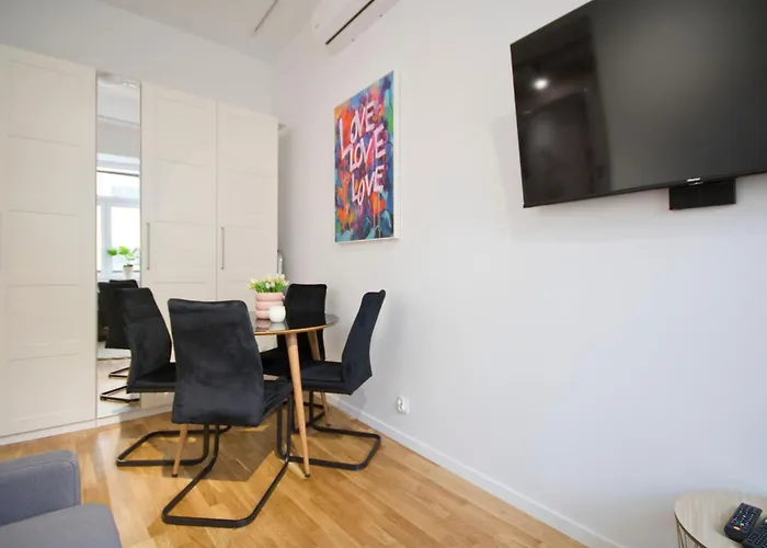 Apartament Sunny Przy Rynku Z Klimatyzacja I Parkingiem Kielce