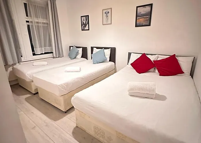 Lovely 2 Bed Flat 2 Floor Miles London