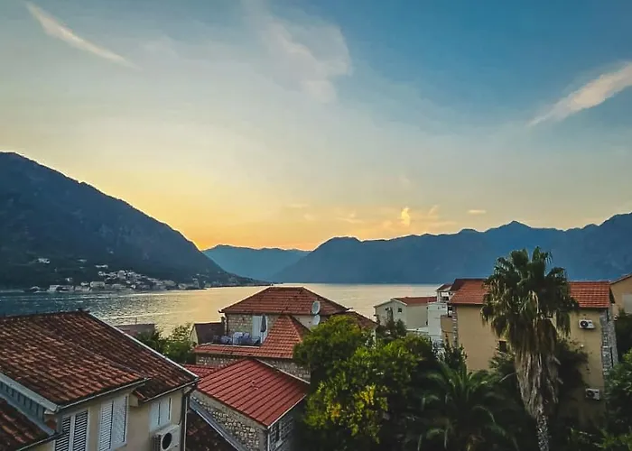 Lux Seaside Residence Kotor