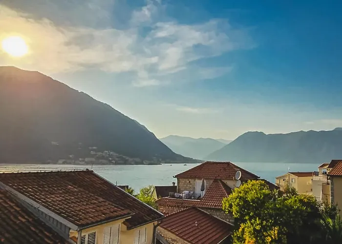 Lux Seaside Residence Kotor