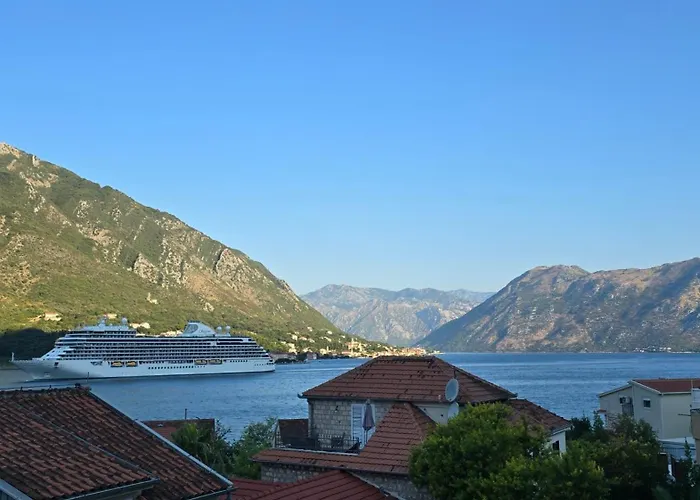 Lux Seaside Residence Kotor