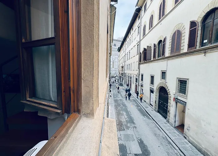 Duomo Studio Elegance And Comfort 1 Minute From The Duomo Florenz