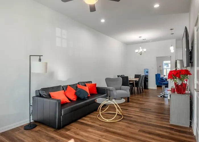 2 Houses For Large Groups Near Nrg, Toyota Stadiums Houston