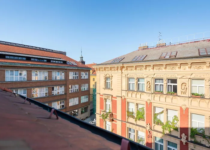Stylish 2-Level Apartment Near The National Theatre Prag