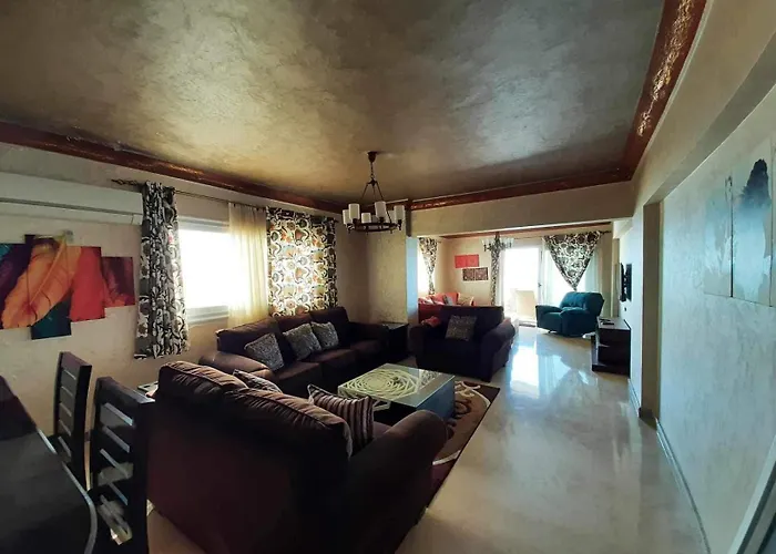 شقة بميامي علي البحر بجوار جملة ماركت الطابق 13 Alexandria