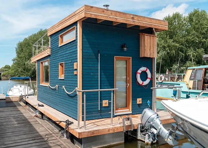 Hotel Tiny-Hausboot Irene Mit Kamin Und Dachterrassenlounge Hamburg