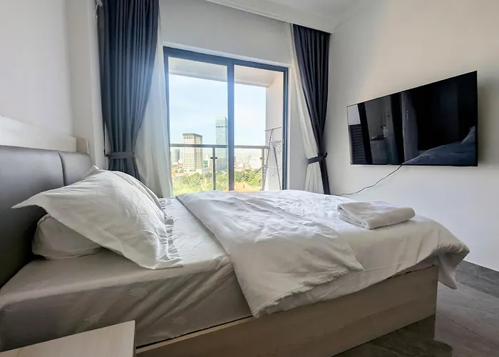 Claudio Homestay - 11Th Floor - City Views - 55 Uhd Tv Phnom Penh