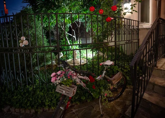 Guest House La Casa Warna
