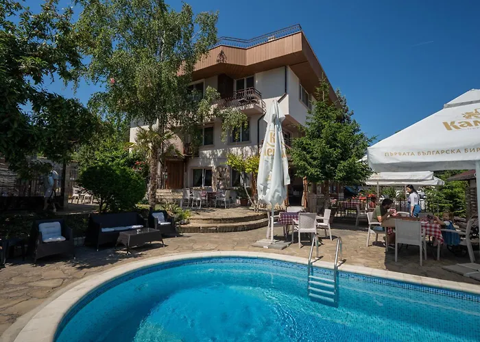 Guest House La Casa Warna