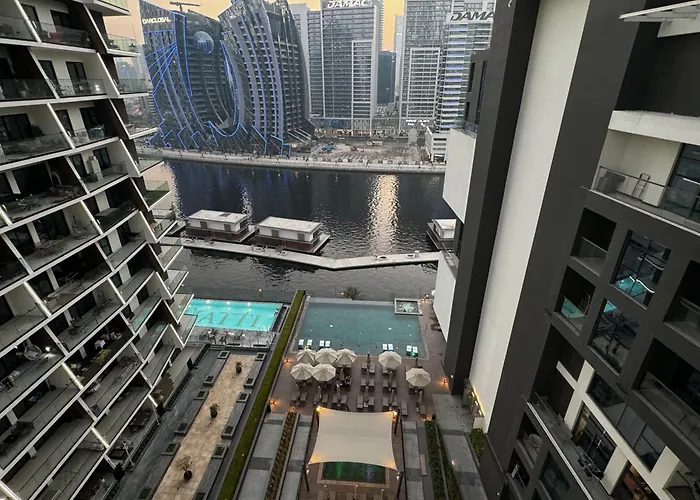 Luxury 1Br Apartment, Canal View Dubai