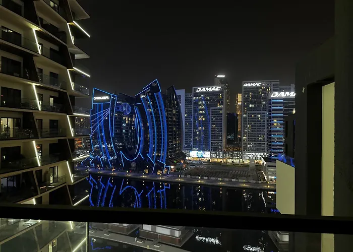 Luxury 1Br Apartment, Canal View Dubai