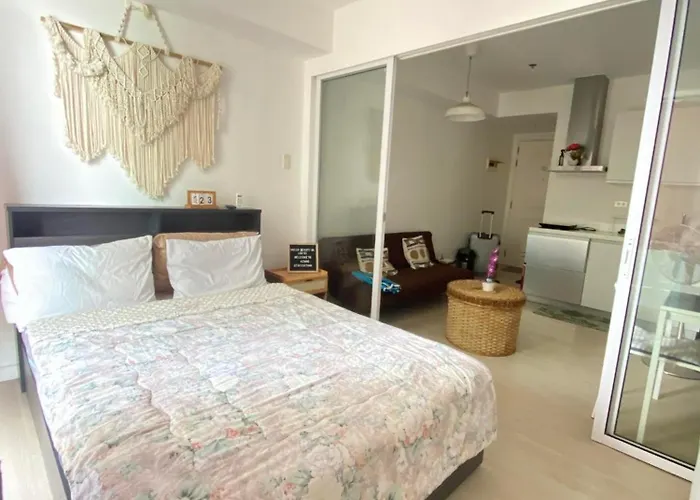 La Elyana - Azure Paranaque Staycation Pasay