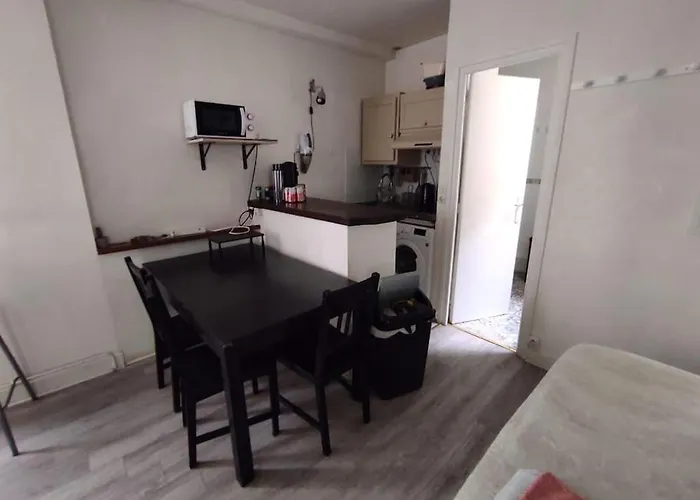 Apartment Place Republique Paris