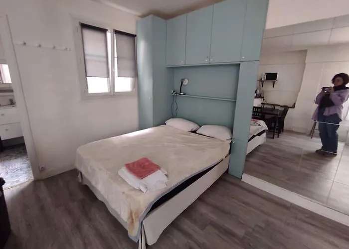 Apartment Place Republique Paris