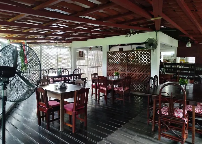 Hotel Pez Gallo Golfito