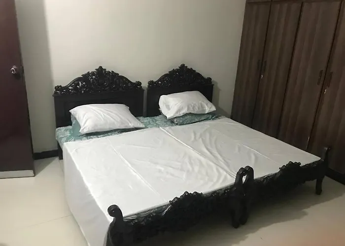 Homey Vibes Residences Karatschi