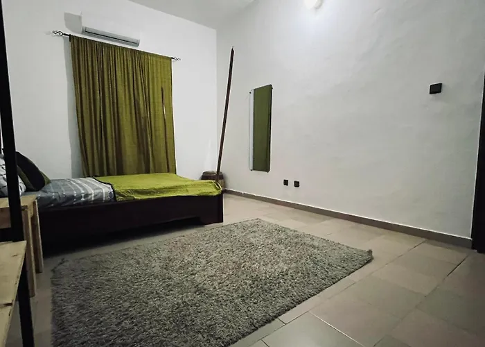 Yann Guest House Godome