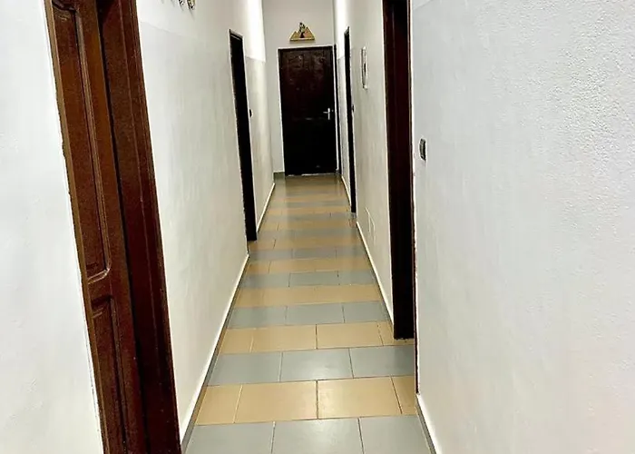 Yann Guest House Godome