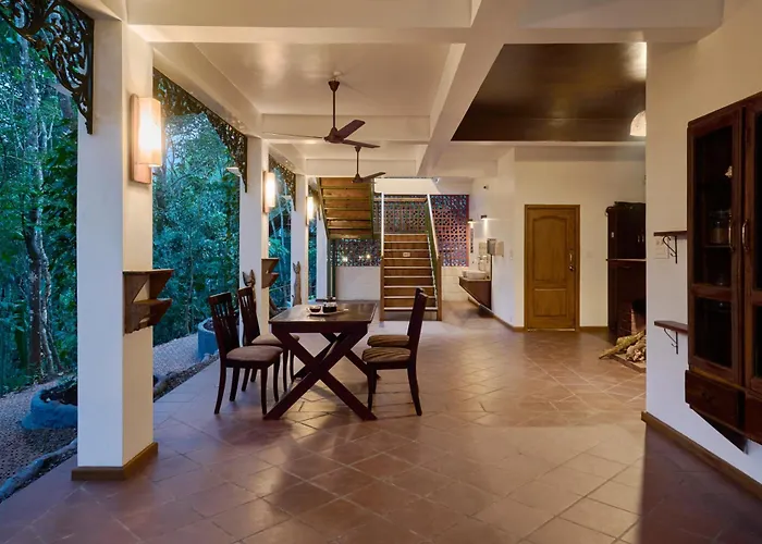 Hotel Curly Wood By Cluster Cloud Thekkady