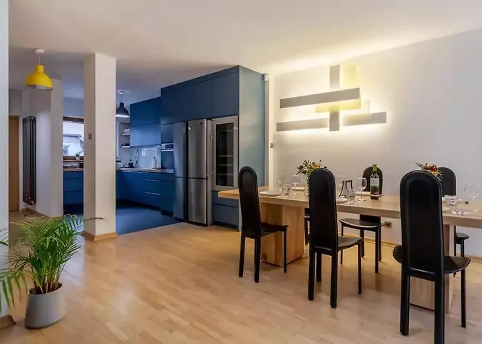 Cozy Villa With 6 Bedrooms Warschau