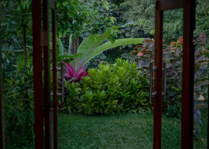 Garden Villa On Top Of The Hill Ubud