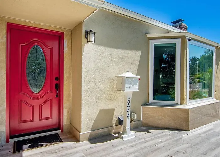 3-Bedroom Sherman Oaks House Near Universal Studios Los Angeles