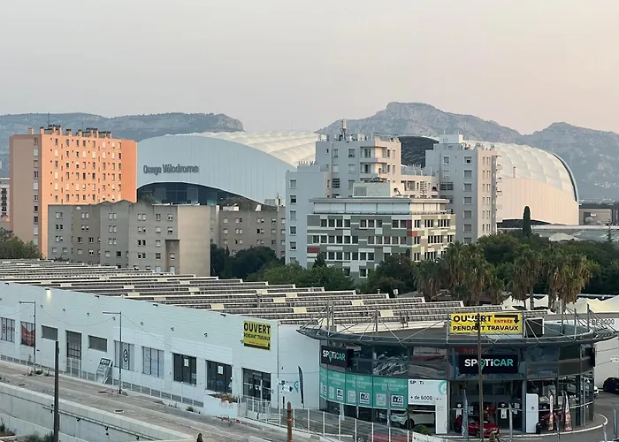 Appartement 100M Pour 6 Personnes A Cote Du Stade Velodrome Marseilles