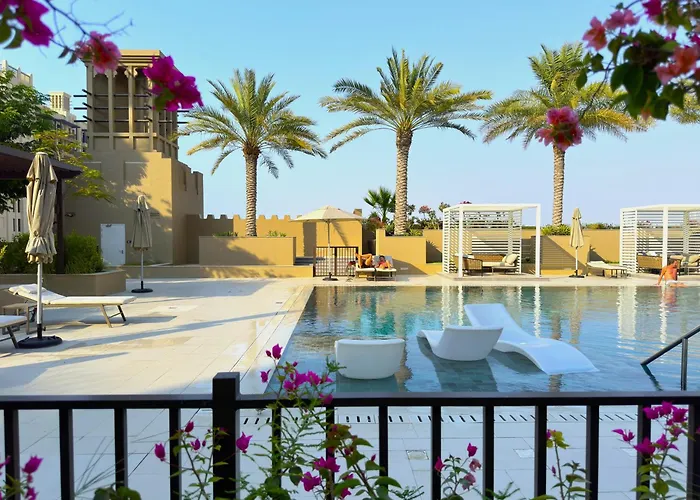 Megaluxury Flat Resort, Amazing Pool, Burj Direct View Dubai