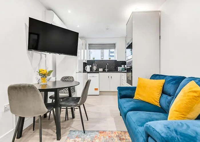 Luxstay Holland Park Apartment With Ac London