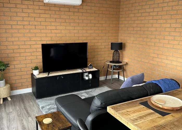 Lbarza Brand New Central 1Br Self Contained Apartment Shepparton